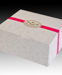Картонена кутия за 4 парчета торта 15,8*13,8*7,7 см