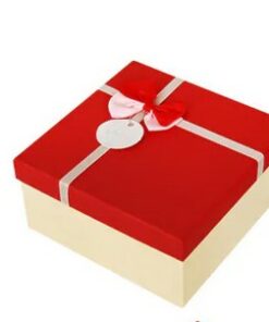 Подаръчна кутия # 5 /квадрат15,5 см. х 15,5 см. х 6,5 см