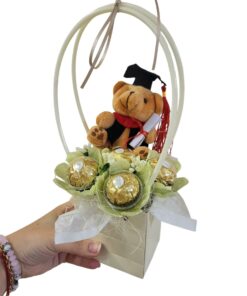 Подаръчен комплект с 5бр бонбони Ferrero Rocher и мече “Честито завършване”